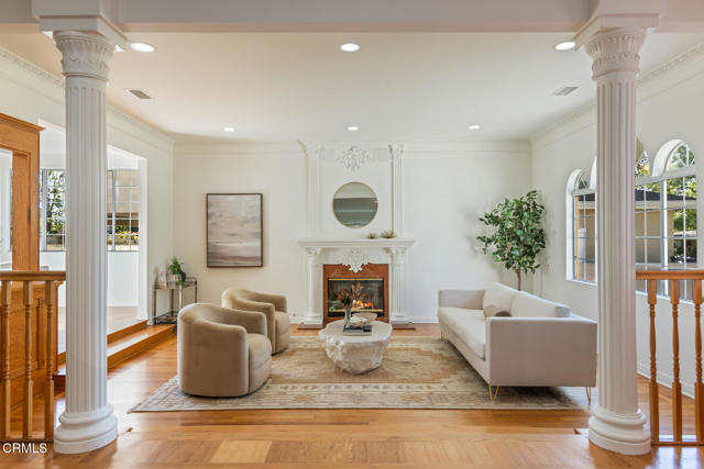 Detail Gallery Image 7 of 70 For 4926 Crown Ave, La Canada Flintridge,  CA 91011 - 3 Beds | 3/1 Baths