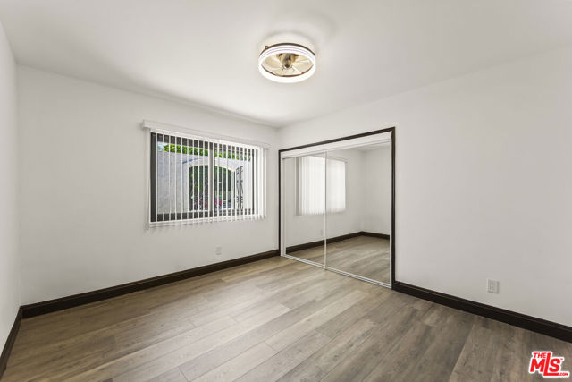 9724 Bothwell Road, Northridge CA: https://media.crmls.org/mediaz/828add54-45d0-466a-b58d-a83e1e9c0490.jpg