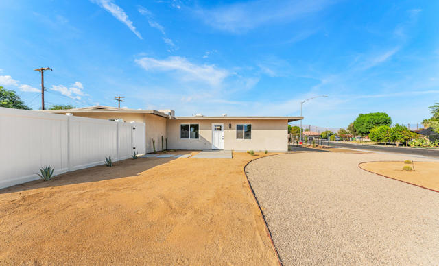 86101 Corte Olivia, Coachella CA: https://media.crmls.org/mediaz/828b2e33-42f2-419c-b22b-75e50afc52c6.jpg