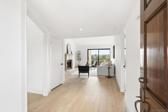 3133 Vista Rica, Carlsbad CA: https://media.crmls.org/mediaz/828b6156-d657-4ba5-9faa-f628949449ff.jpg