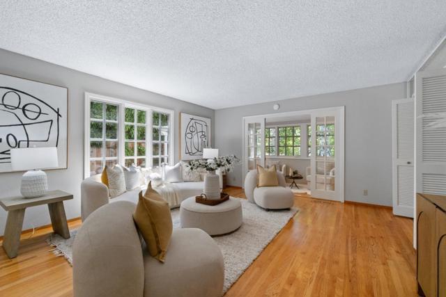 949 Wing Place, Stanford CA: https://media.crmls.org/mediaz/828b811b-afb7-4879-9bdc-5c56cc84777d.jpg