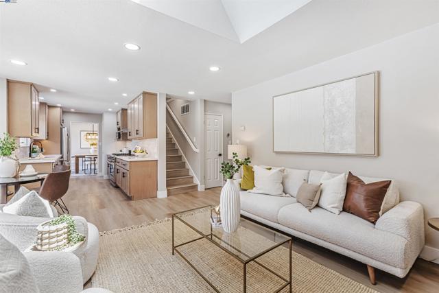 2531 Willowren Way, Pleasanton CA: https://media.crmls.org/mediaz/828b94e6-6c51-44ca-9def-355fa54f74c3.jpg