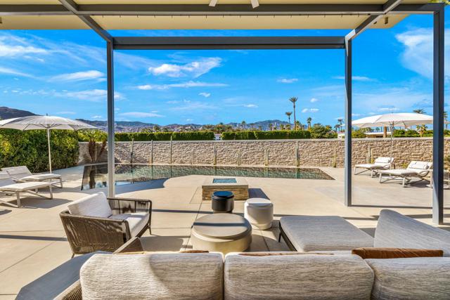 23 Emerald Court, Rancho Mirage CA: https://media.crmls.org/mediaz/828b9c6b-f7f4-413d-9dd9-753679ccd63f.jpg