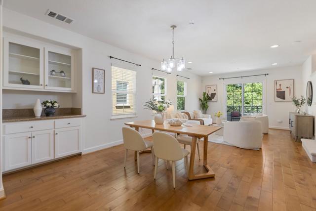 211 Okeefe Way, Mountain View CA: https://media.crmls.org/mediaz/828bc590-264a-43a6-bfff-918db965b7e3.jpg