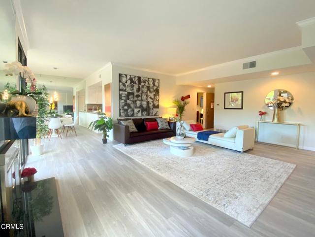 Image 3 for 723 Westmount Dr #202, West Hollywood, CA 90069