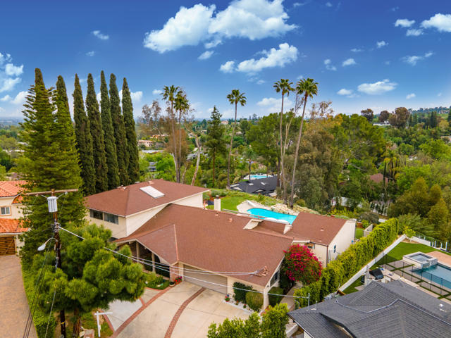 5324 Felice Place, Woodland Hills CA: https://media.crmls.org/mediaz/828c4a87-84c8-4379-a4bb-8c4c5a8d38a2.jpg