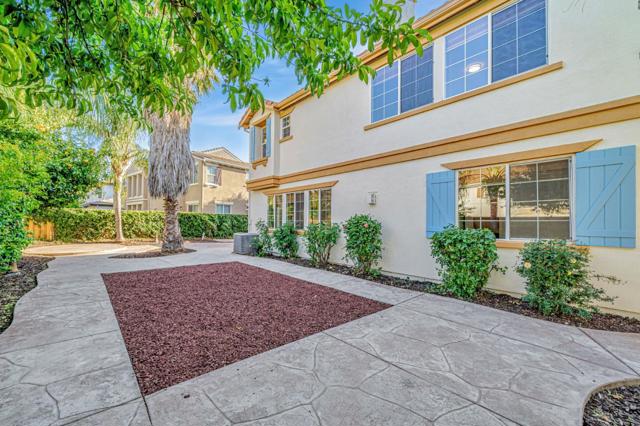 184 S Sonrisa Street, Mountain House CA: https://media.crmls.org/mediaz/828c5e09-34e8-4d3d-9bec-102107ec4fed.jpg