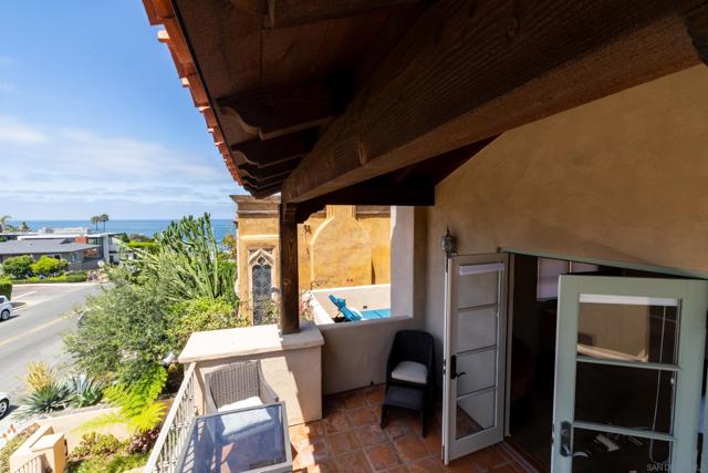 418 Marine St, La Jolla CA: https://media.crmls.org/mediaz/828cc56c-4ac1-47d5-b302-df5a6030e8ef.jpg