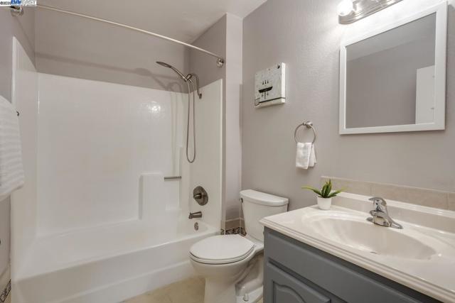 39887 Cedar Blvd, Newark CA: https://media.crmls.org/mediaz/828d04e0-9229-4712-8648-d5c2009b1837.jpg