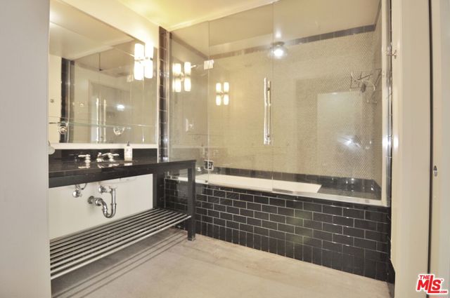 849 S Broadway, Los Angeles CA: https://media.crmls.org/mediaz/828e07a3-e3c7-4cb0-8120-cf56c85aaaca.jpg