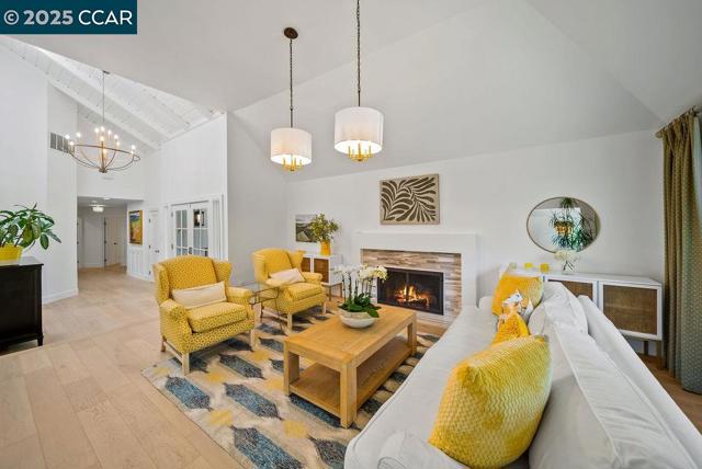 33 Los Arabis Circle, Lafayette CA: https://media.crmls.org/mediaz/828e3ad2-f5e8-4ab5-a12f-dba8b6aed54b.jpg