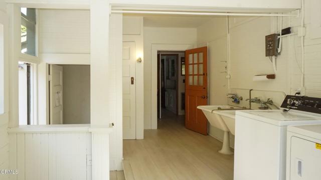 217 Oaklawn Avenue, South Pasadena CA: https://media.crmls.org/mediaz/828e8ab3-41dc-4908-ad22-3f40d5a09a10.jpg