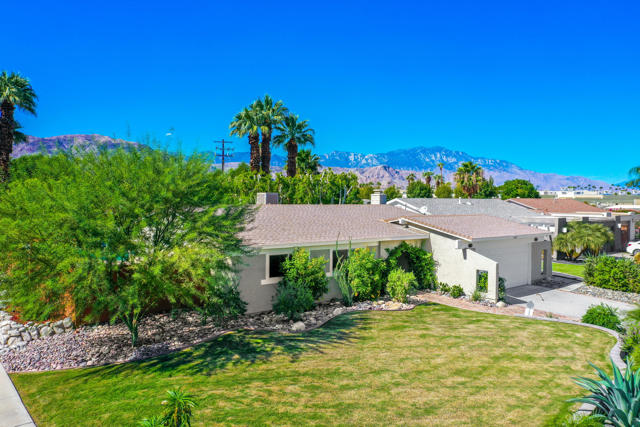 74277 Myrsine Avenue, Palm Desert CA: https://media.crmls.org/mediaz/828f5679-ebd7-4eda-b353-5a3d36dc3eed.jpg
