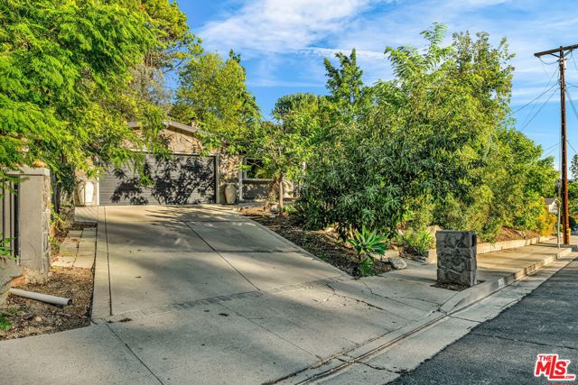 7170 Deveron Ridge Road, West Hills CA: https://media.crmls.org/mediaz/828ff7fb-f3b0-427f-a822-28309b50edf6.jpg