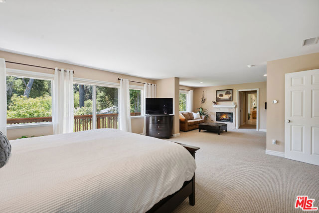23040 Blue Bird Drive, Calabasas CA: https://media.crmls.org/mediaz/82902490-c6e6-432f-9a28-f16c33db046d.jpg