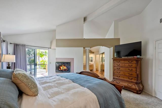 3737 Hillview Way, Oceanside CA: https://media.crmls.org/mediaz/82903bce-290c-4872-912c-323c434c3c95.jpg
