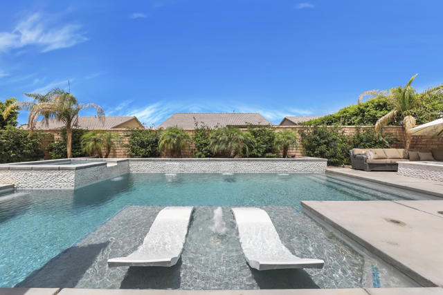 41153 Danforth Court, Indio CA: https://media.crmls.org/mediaz/8290757a-b2b6-4c91-a941-11a76a0c4356.jpg