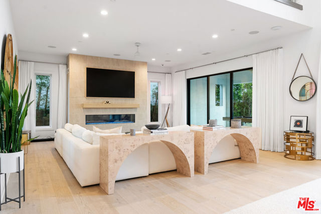 20216 W Albion Way, Porter Ranch CA: https://media.crmls.org/mediaz/8290bfde-7313-43d6-9ead-e8e8219920d4.jpg