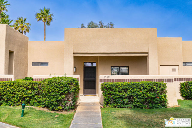 67676 Lagos Way, Cathedral City CA: https://media.crmls.org/mediaz/8291a466-7eff-489e-9a76-cfa70127baa2.jpg