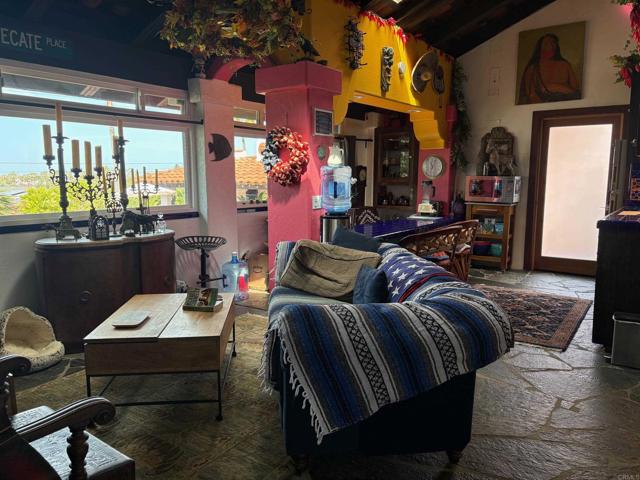 Detail Gallery Image 6 of 24 For 122 S Rios #5,  Solana Beach,  CA 92075 - 3 Beds | 2 Baths