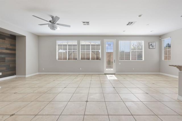 Detail Gallery Image 3 of 30 For 45808 Klamath Ct, Temecula,  CA 92592 - 3 Beds | 2/1 Baths