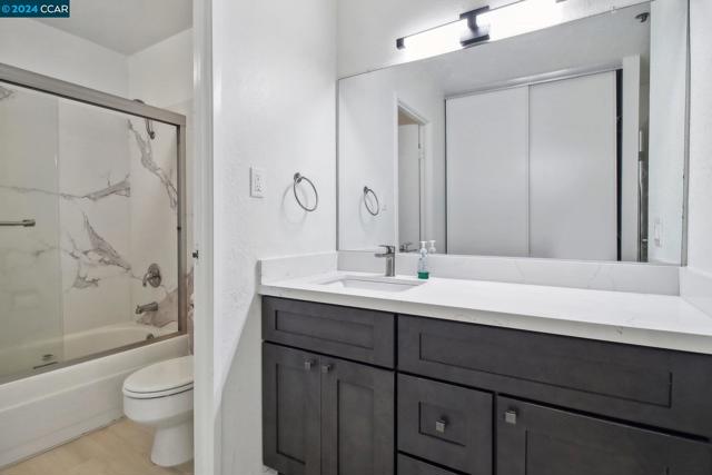 Image 12 of 36 For 555 Pierce St  840