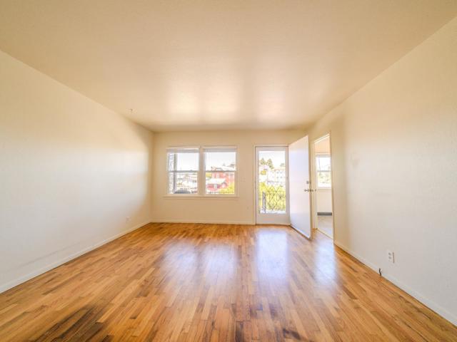 108 W Cliff Drive, Santa Cruz CA: https://media.crmls.org/mediaz/8292521a-2ef2-4d2f-9b06-d42613c17a32.jpg