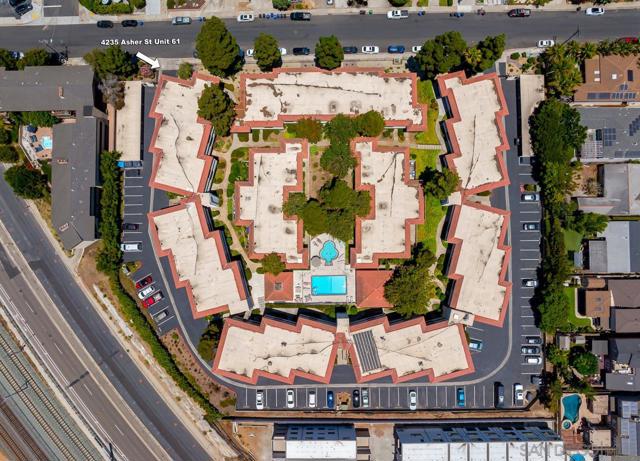 4235 Asher St., San Diego CA: https://media.crmls.org/mediaz/829256ba-e34a-49c8-9142-6ebb0c91c3b7.jpg