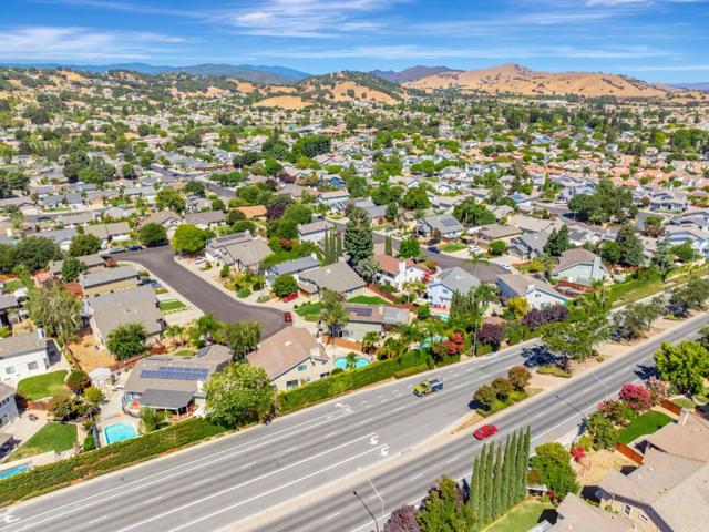 1206 Sycamore Court, Gilroy CA: https://media.crmls.org/mediaz/829278de-efaf-48a5-83a9-b898c57ce026.jpg
