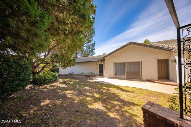 20027 Hiawatha Street, Chatsworth CA: https://media.crmls.org/mediaz/829330fd-a558-4b57-bc7f-e737c29b7292.jpg