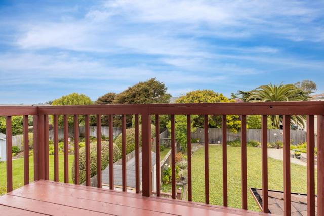 315 Valdez Avenue, Half Moon Bay CA: https://media.crmls.org/mediaz/8293547b-aaaf-462e-aaf0-212a1364f94f.jpg