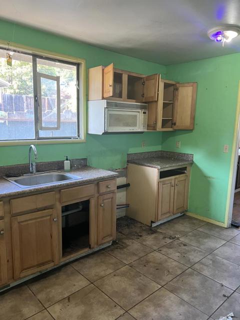 207 Grandview Street, Santa Cruz CA: https://media.crmls.org/mediaz/829391e0-2575-4e3a-8d9d-6dc0546203f7.jpg