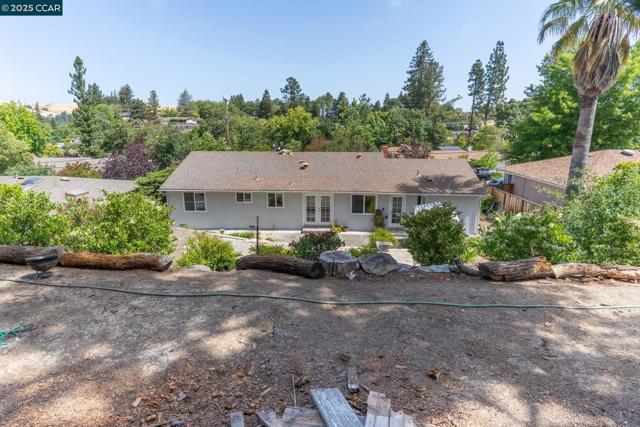 3215 Camino Colorados, Lafayette CA: https://media.crmls.org/mediaz/82939d2b-8c8b-48c4-9845-31011860e36c.jpg