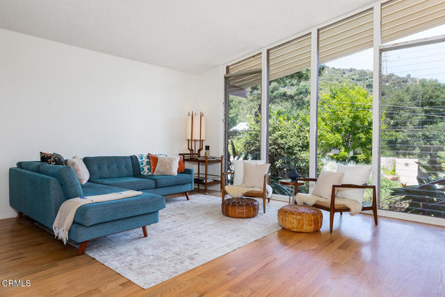 304 Mesa Lila Road, Glendale CA: https://media.crmls.org/mediaz/82942cce-2802-484d-aa01-2f6404ed298b.jpg
