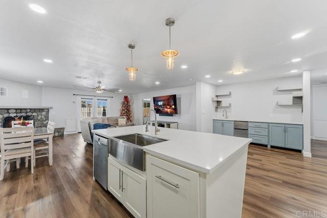 Detail Gallery Image 16 of 48 For 927 Cottonwood Ct, Corona,  CA 92879 - 5 Beds | 2 Baths