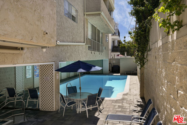 1 Bed Home for Sale in Los Angeles, California