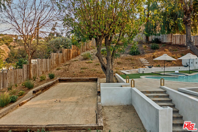 4430 Natoma Avenue, Woodland Hills CA: https://media.crmls.org/mediaz/8295fe6e-92b4-4e45-9c93-597035c109e5.jpg