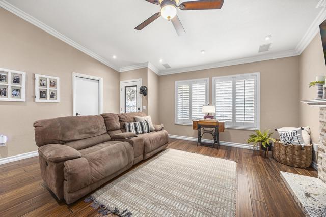 14172 MOORE COURT, Irvine CA: https://media.crmls.org/mediaz/82962d84-ab1d-4ea8-b764-011f25717da7.jpg