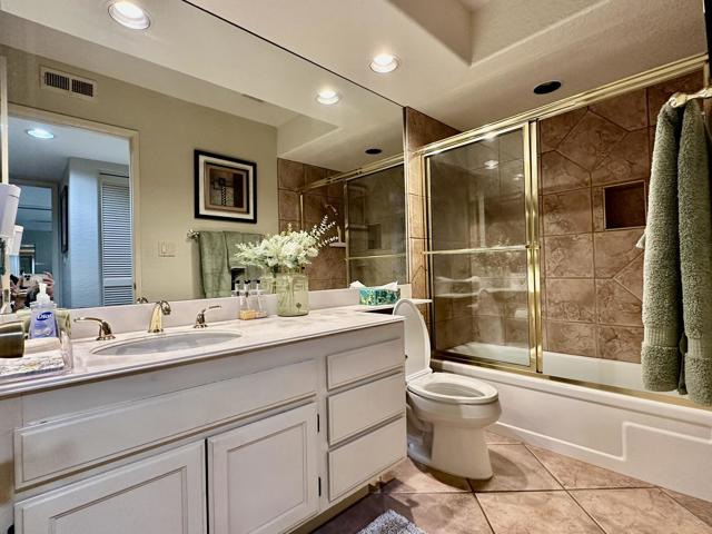 138 Gran, Palm Desert CA: https://media.crmls.org/mediaz/82978ae5-190f-442a-a002-5087ffb3330d.jpg