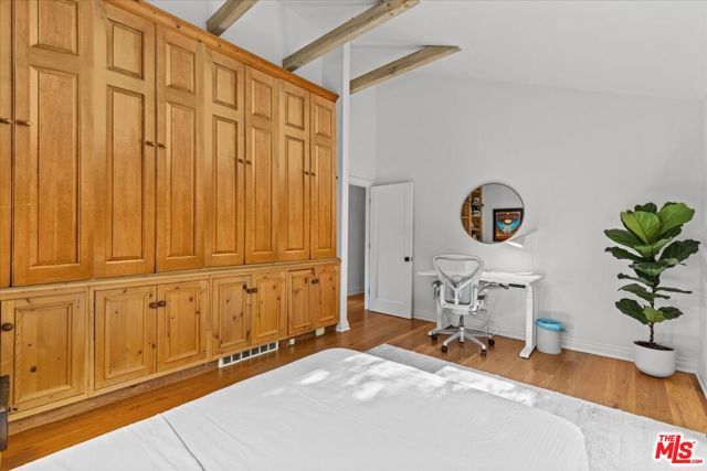 2373 Tuna Canyon Road, Topanga CA: https://media.crmls.org/mediaz/8297967a-480f-4945-a6da-0261528611a4.jpg