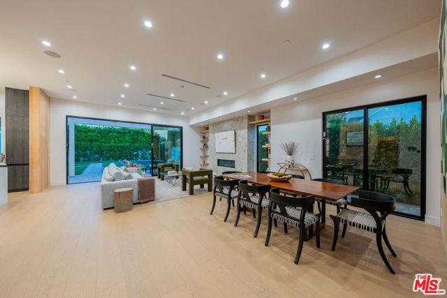 4532 Calhoun Avenue, Sherman Oaks CA: https://media.crmls.org/mediaz/82998aaf-8319-4431-bc2c-219d2a647e36.jpg