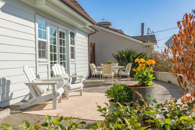 360 5th Avenue, Santa Cruz CA: https://media.crmls.org/mediaz/829a1213-af09-4aac-b47c-7aac18461aa8.jpg