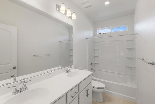 2130 Gladiola Drive, Hollister CA: https://media.crmls.org/mediaz/829a2d5e-b3a4-4230-a0a0-74d0d746514e.jpg