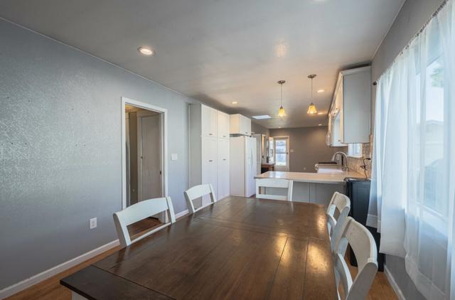 121 OAK Street, Salinas CA: https://media.crmls.org/mediaz/829c0ab6-2a01-44a3-bd49-6a6487c8029b.jpg