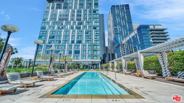 889 Francisco Street, Los Angeles CA: https://media.crmls.org/mediaz/829c1058-b444-4285-ad78-62d11e712fa4.jpg