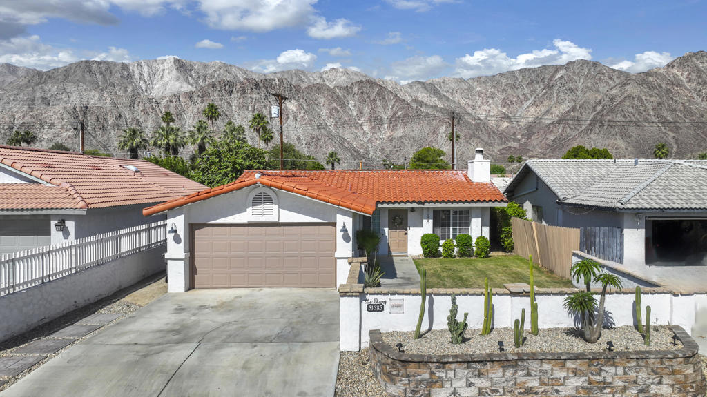 51685 Avenida Herrera