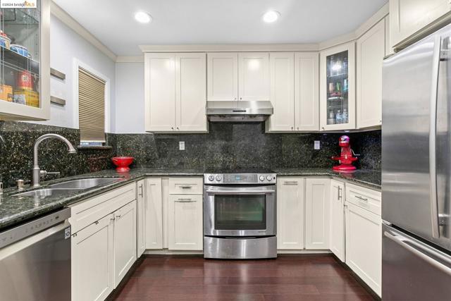 Image 11 of 29 For 2450 Bayshore Rd  Apt 7
