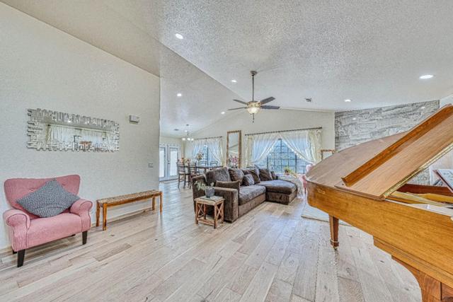 6640 Kim Ann Lane, Salinas CA: https://media.crmls.org/mediaz/829c667c-949e-470d-95d0-47859a4727d1.jpg