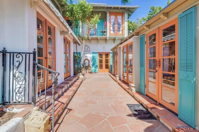 Detail Gallery Image 5 of 73 For 3014 Xenophon St, Point Loma,  CA 92106 - 5 Beds | 3 Baths