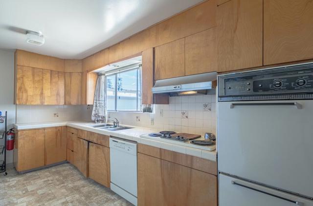 225 Carmel Avenue, Marina CA: https://media.crmls.org/mediaz/829dabce-90bd-4e9d-aa36-ec0f1d6d38ac.jpg